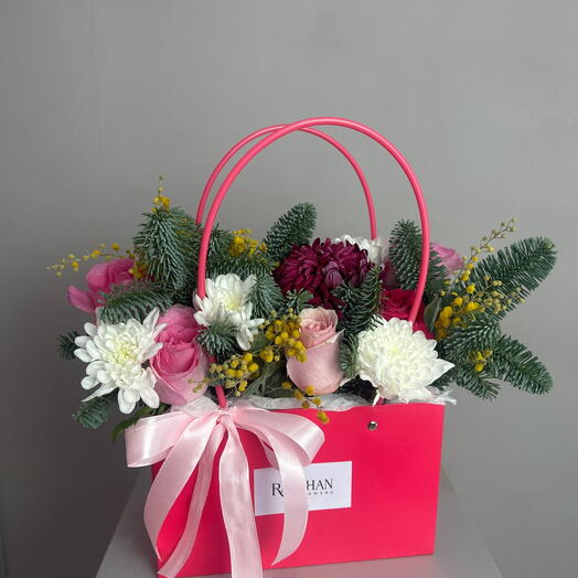 Композиция с мимозой