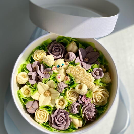 Композиция из шоколадных цветов «С днём рождения»