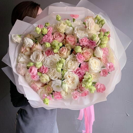 Сборный букет из роз и нежных диантусов🌸
