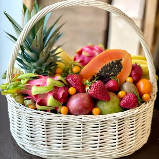Frutti_Вoom💥 Шикарная фруктовая корзина с экзотическими фруктами и ягодами 🍓 ♥️ Дофаминовый букет На выпускной