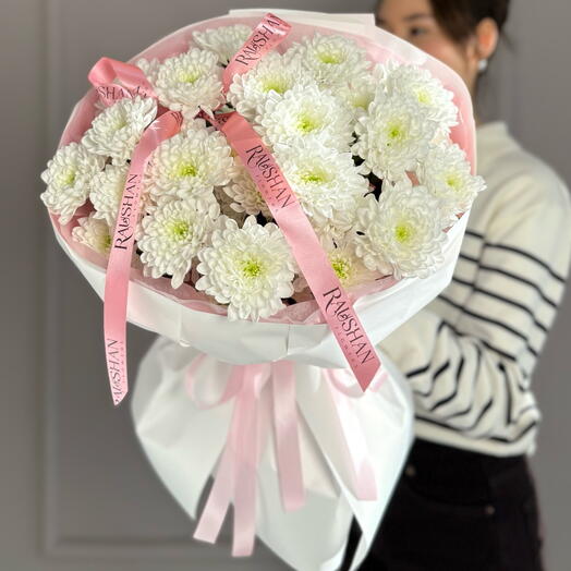 Милый букет из хризантем