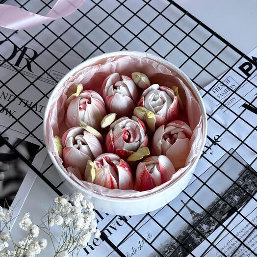 Зефирные тюльпаны в круглой коробке S