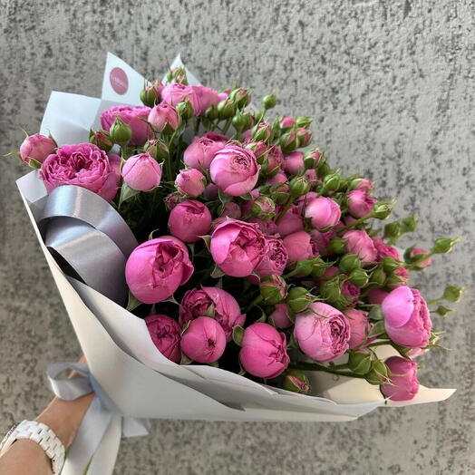 Пионовидная роза 11шт