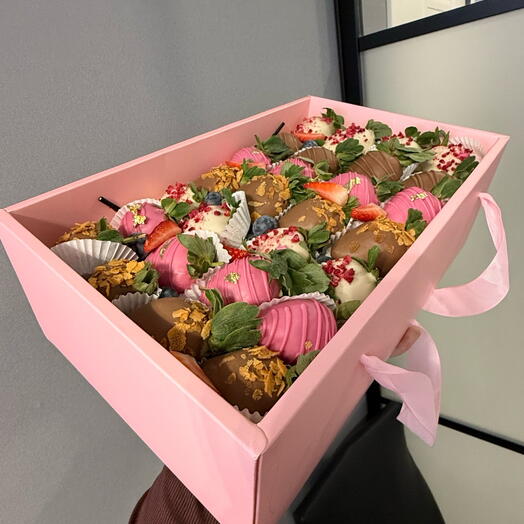 Клубника в шоколаде ассорти