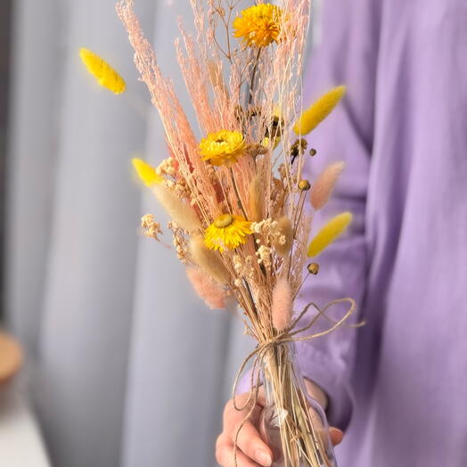 Букет из сухоцветов в вазе, розовый, желтый