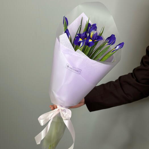 Букет Ириска из 11 ирисов