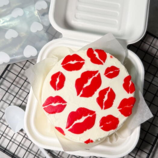 Бенто-торт поцелуй💋