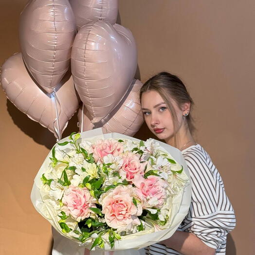 Шикарный букет для любимой + связка из 5 шаров сердец