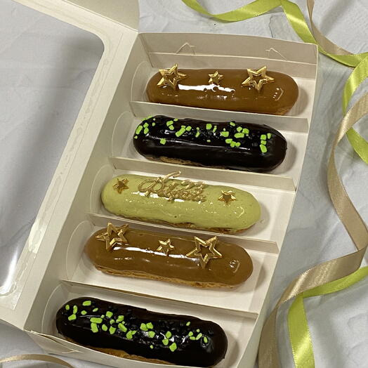 Подарочный набор эклеров ассорти на 23 февраля