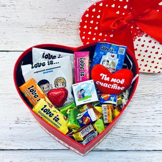 Сладкий набор «Любовь - это». Подарок на 8 Марта для жены, любимой девушки, второй половинки, дочки, сестры, мамы, подруги,тети