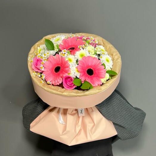 Весенний букет с герберами «Сан Марино»