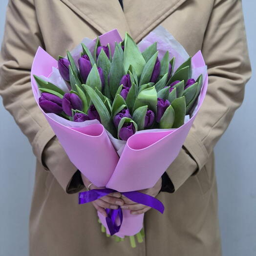 Букет фиолетовых тюльпанов (25 шт. )