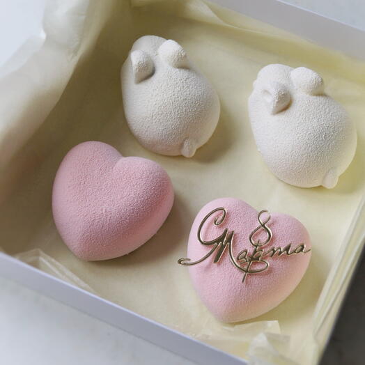 Набор муссовых пирожных 8 марта