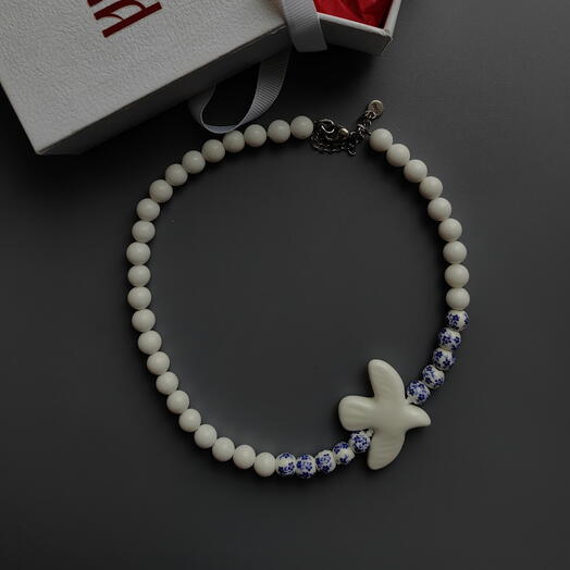 Колье с птичкой в стиле Гжель