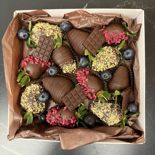 Клубника в шоколаде (Callebaut молочный)