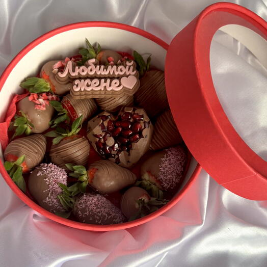 Любовь и клубника