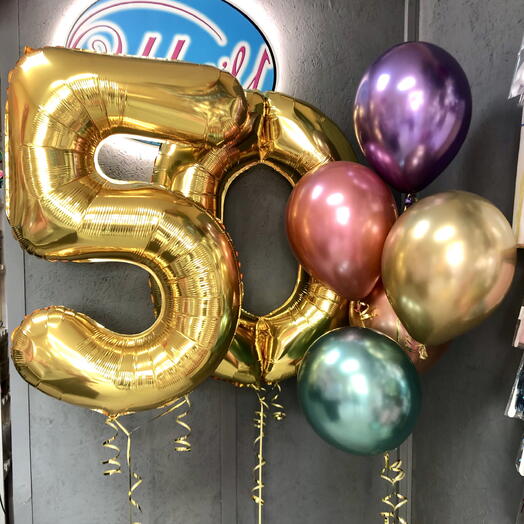 Цифры-шары золотые «50» и фонтан из шаров ХРОМ