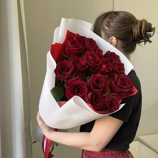 Букет 🌹 ХИТ: Длинные красные розы 15 шт с упаковкой