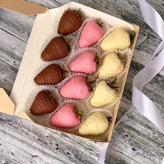 Коробочка с клубникой 12 шт🍓