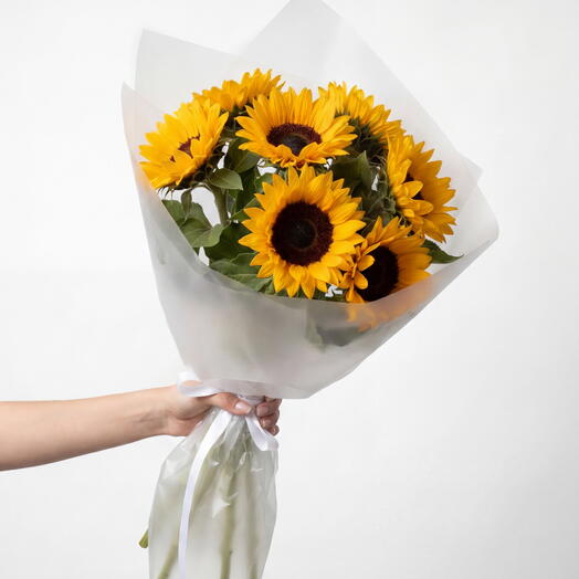 Букет из 7 подсолнухов от XOFLOWERS