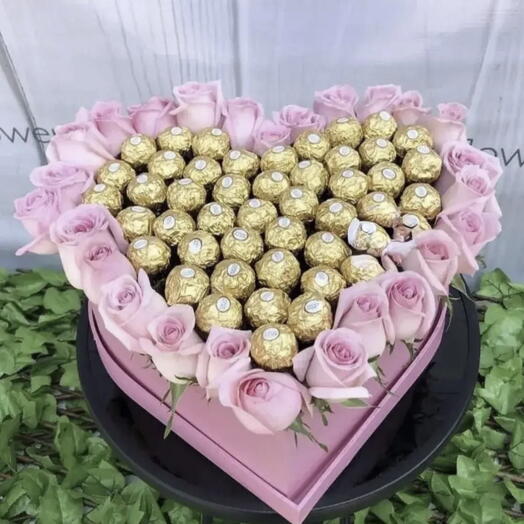 Розы и конфеты Ferrero rosher