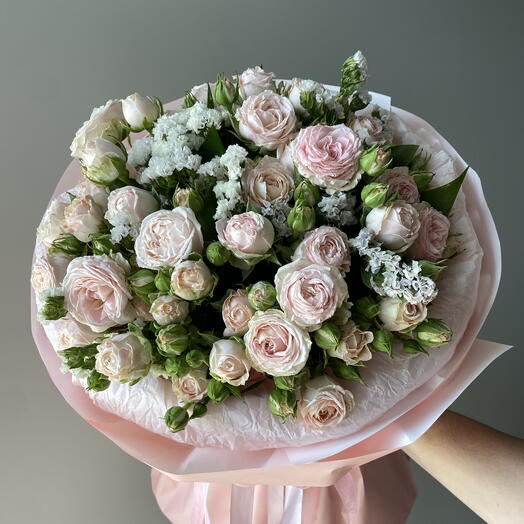 Feeling like a princess, l-sized, букет из кустовых пионовидных роз и статицы