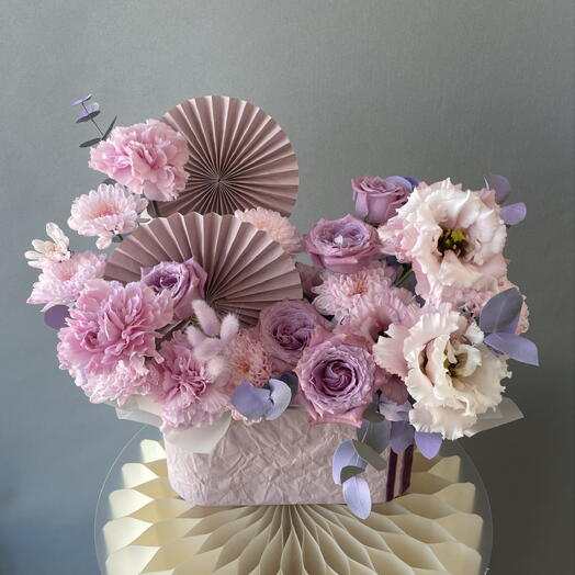Восточный экспресс 🌸 нежная композиция с эустомой, розами, диантусами, хризантемой