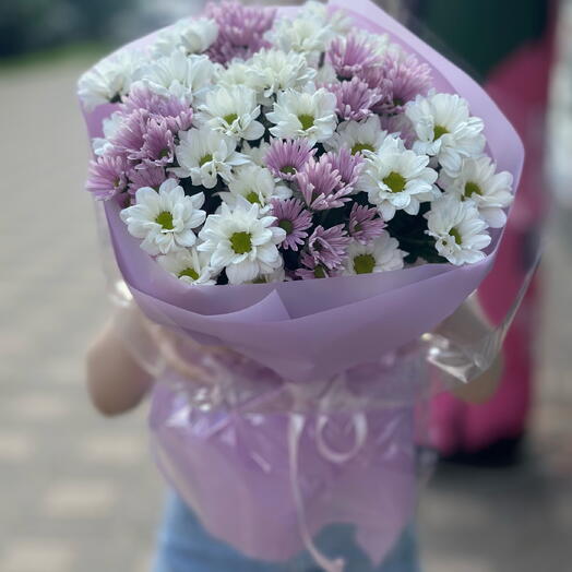Сборный букет из ромашек и сантини🌸