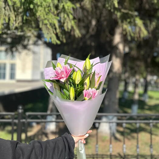 Монобукет из 3 пионовидных лилий
