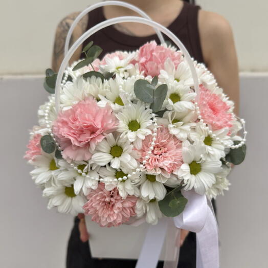 Ромашковое чудо 💞 Композиция с ромашкой, кустовой хризантемой, диантусами и эвкалиптом
