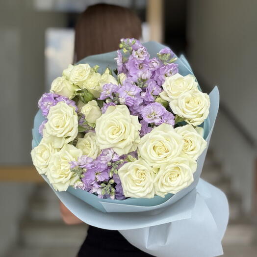 Букет «Идеальная пара»💜🌸 с невероятно пышной кустовой розой и ароматной маттиолой🌿