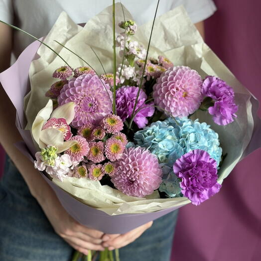 Авторский букет с маттиолой и гортензией 💜