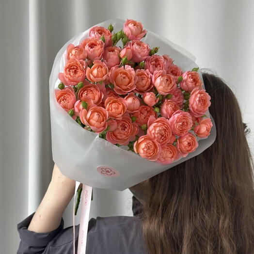 Букет из 7 кустовых персиковых ооз
