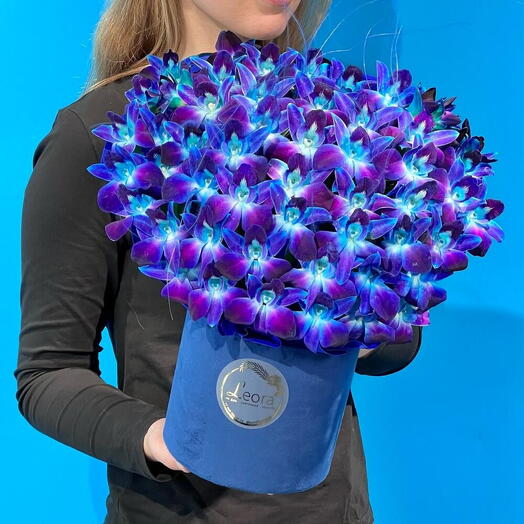 Цветы в коробке из Орхидеи Космос. Композиция 609. Leoraflowers