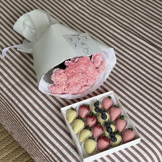 букет с клубникой в шоколаде