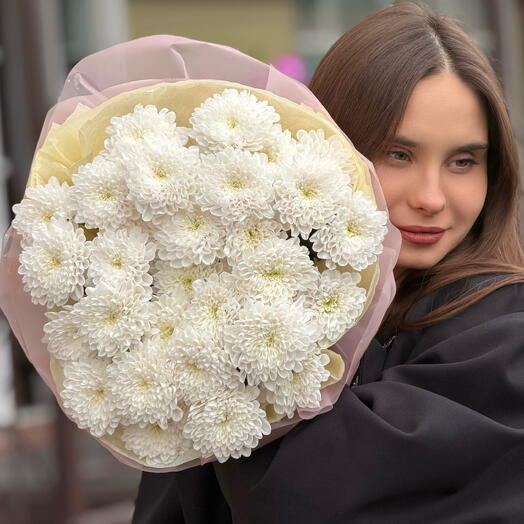Букет с хризантемами пышный