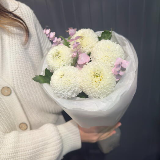 «Soft Match» 💖 5 хризантем Момоко с розовым эвкалиптом