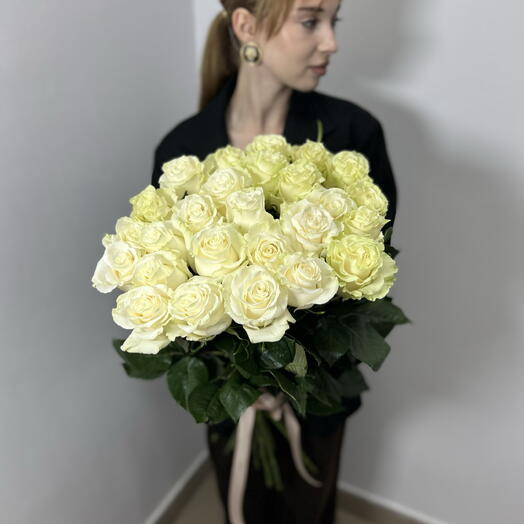 25 белых Эквадорских роз