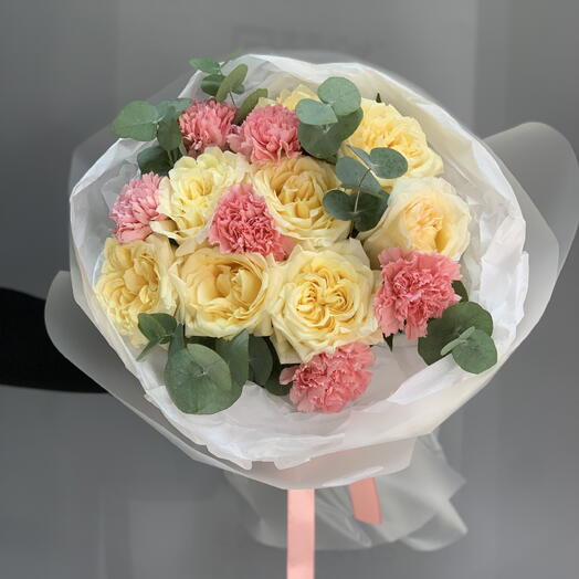 🌸Пионовидные розы с диантусами