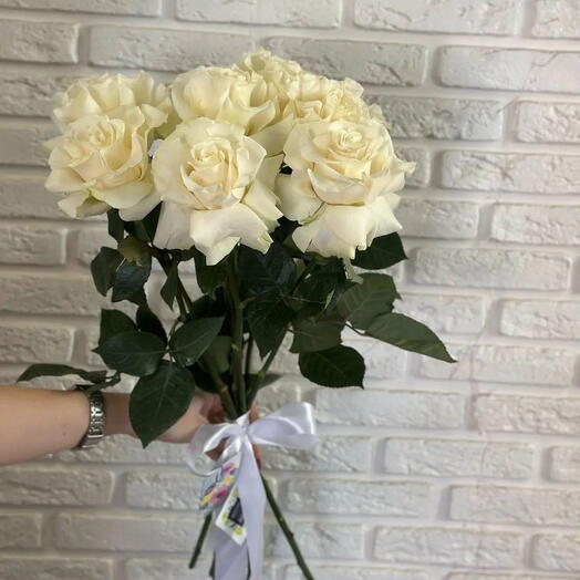 7 французских белых роз