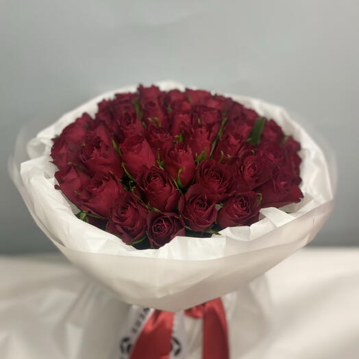 Букет из 51 кенийской бордовой розы
