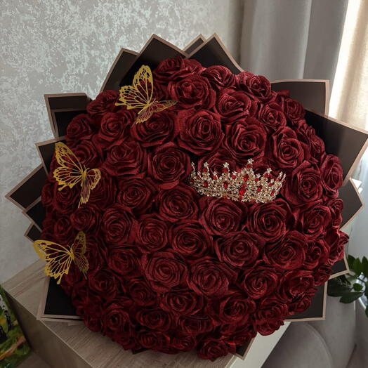 Букет из роз из атласных лент с добавлением короны 🌹