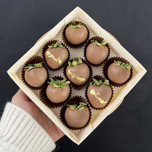 Классический набор из клубники в молочном бельгийском шоколаде Callebaut- 9 шт- доза сладкого дофамина