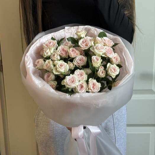 Нежный букет кустовых роз🌸