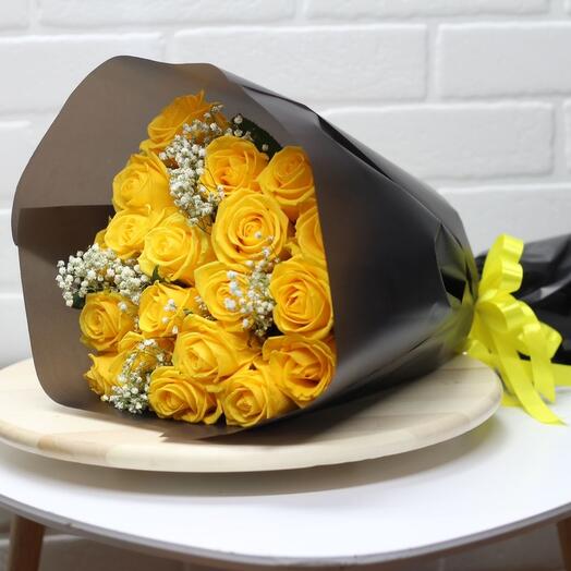 Bouquet of 19 yellow roses