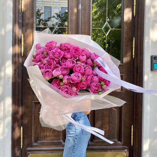 Bouquet of fragrant peony-shaped roses