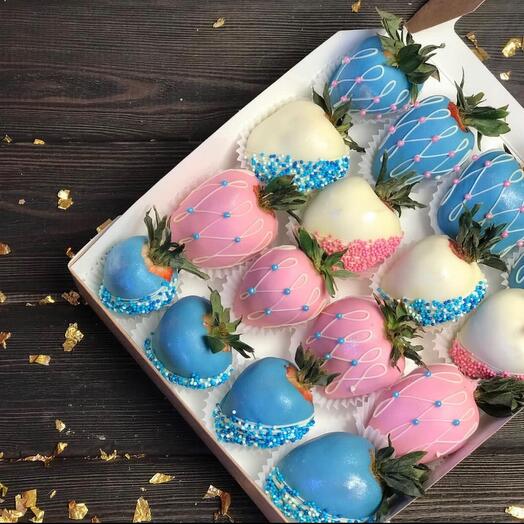 Set of chocolate-covered strawberries "Pink Flamingo"