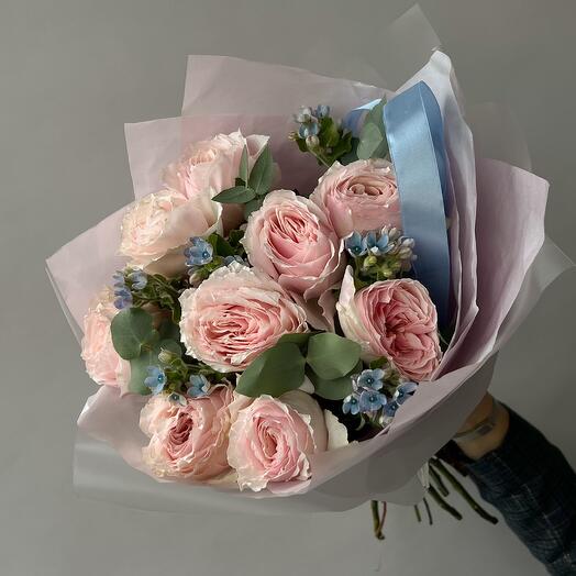 Bouquet of peony-shaped rose Tsumuga and delicate oxypetalum