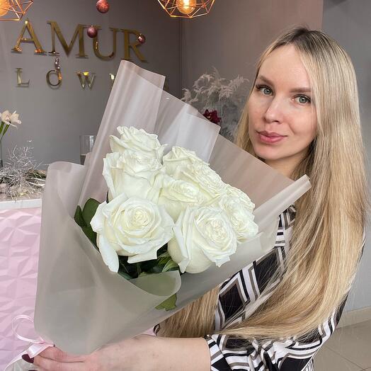 Букет из 9 белых роз
