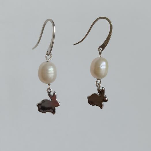 Pendientes de Conejo con perlas naturales blancas